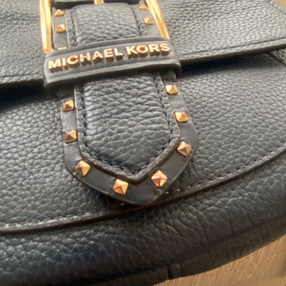 Michael Kors navy pebbled leather cross body with gold accents - Picture 10 of 16